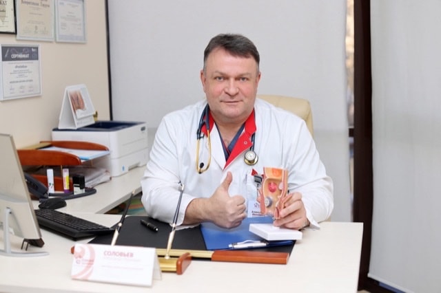 На приеме проктолога…